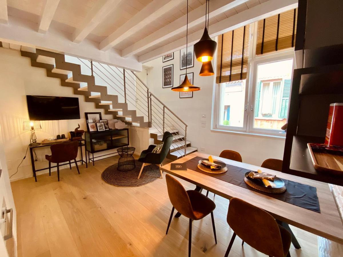 Volto Corte Farina Apartments - Luxury Lofts ヴェローナ エクステリア 写真